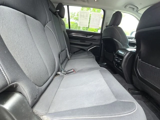 Used 2022 White Jeep Laredo image 15