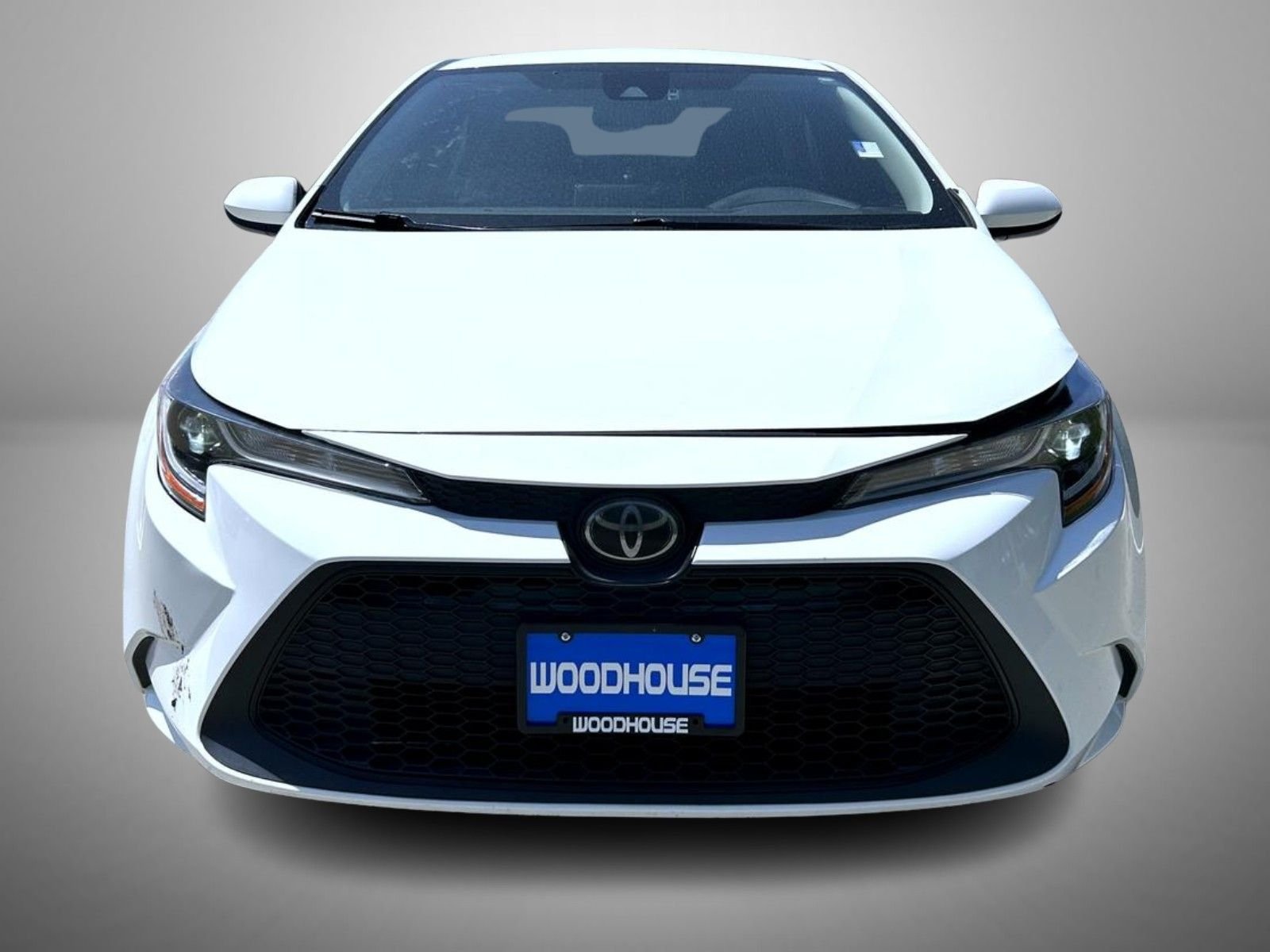Used 2020 White Toyota LE image 2