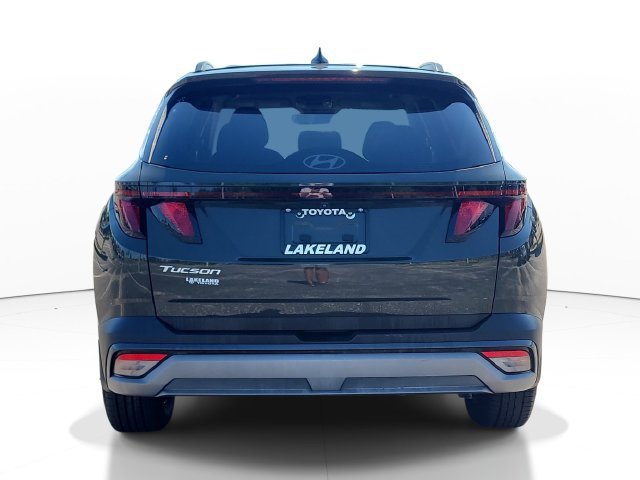 Used 2025 Green Hyundai SEL image 4