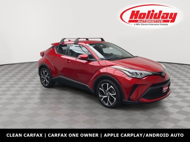 2022 Toyota C-HR XLE's photo