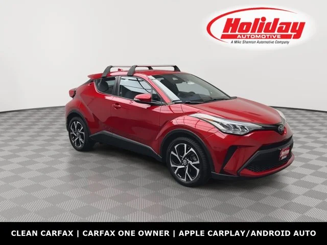 2022 Toyota C-HR XLE's photo