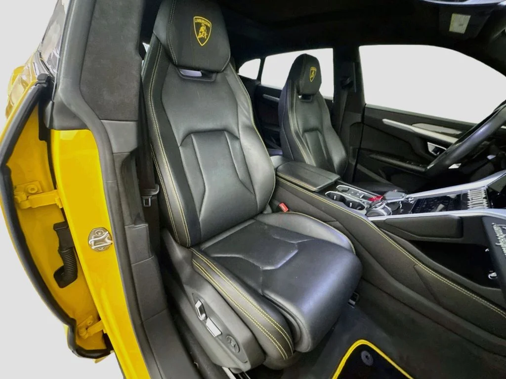 Used 2020 Gialllo Auge Lamborghini  image 30