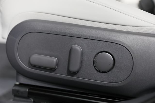 New 2026 Black Hyundai SEL Premium AWD image 19