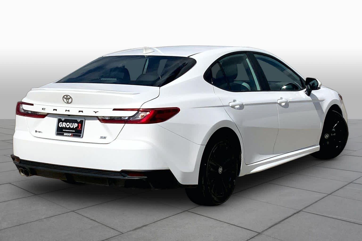 Used 2025 Ice Cap Toyota SE image 12