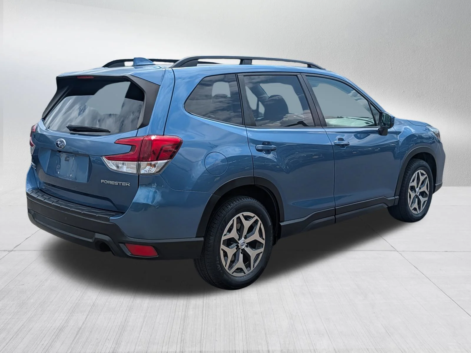 Used 2020 Horizon Blue Pearl Subaru Premium image 7