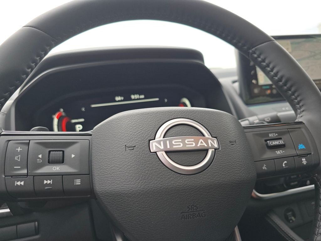 Used 2025 Gray Nissan Platinum image 23