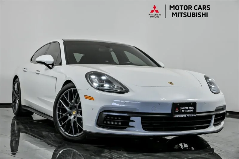 2017 Porsche Panamera 4S's photo