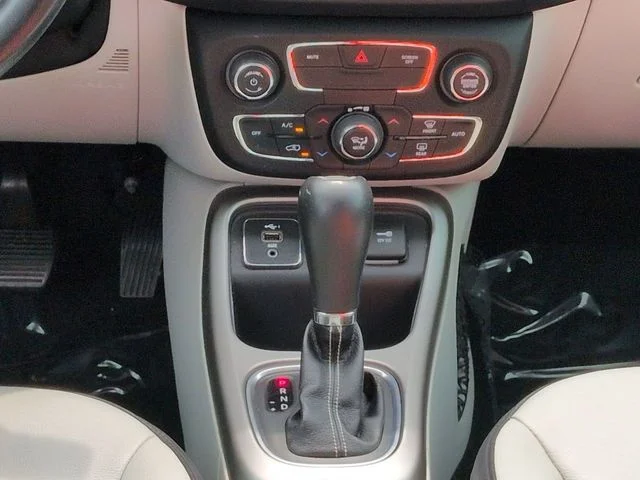 Certified Used 2020 Olive Green Pearlcoat Jeep Latitude image 19