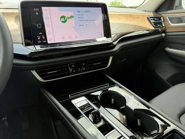 New 2026 Silver Volkswagen 2.0T SE w/Technology image 12