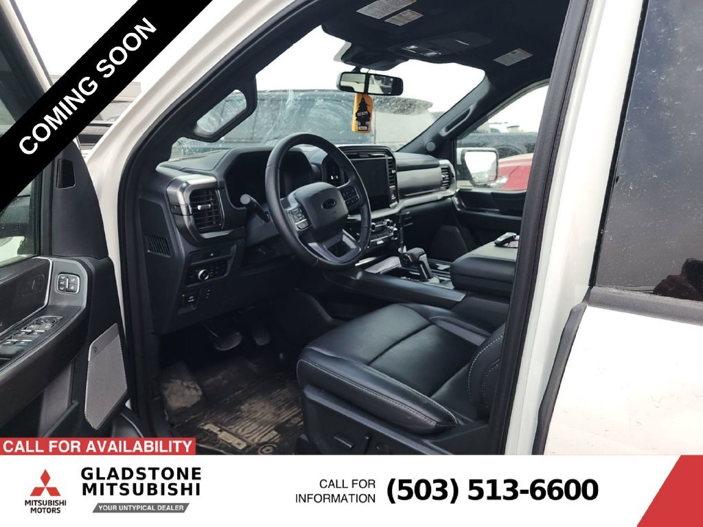 Used 2025  Ford Lariat image 6