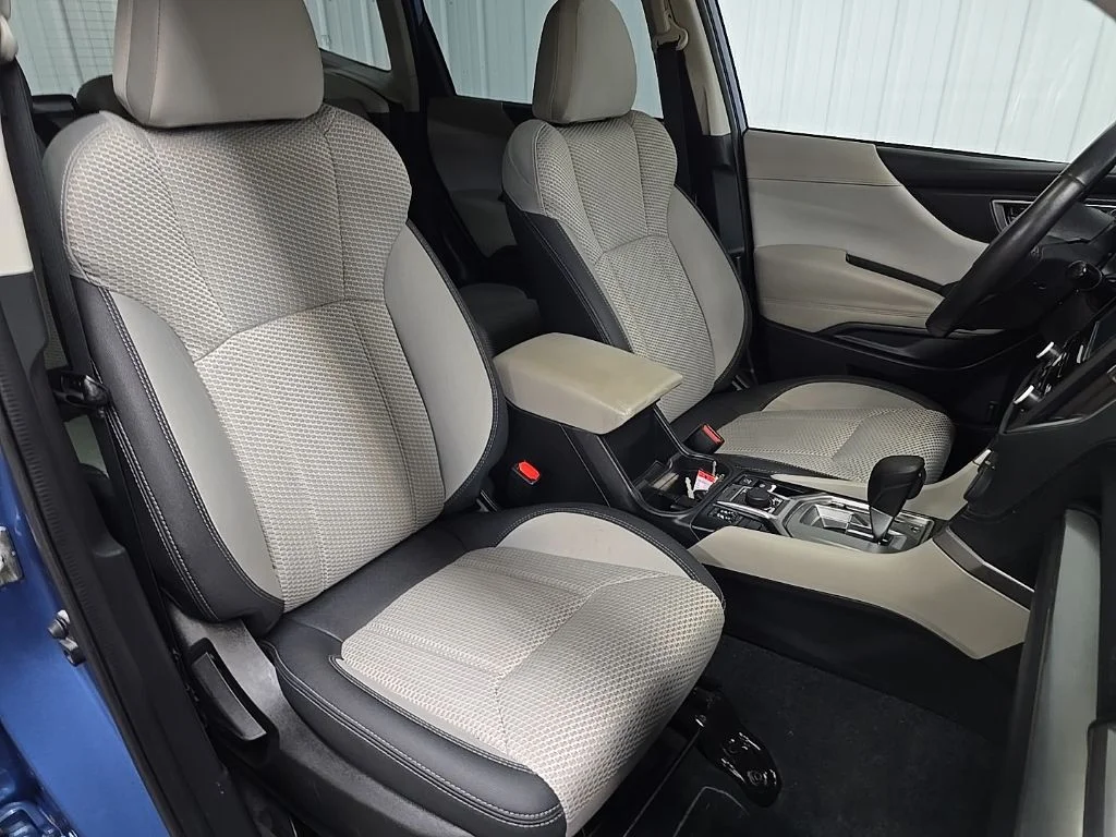 Used 2020 Horizon Blue Subaru Premium image 15