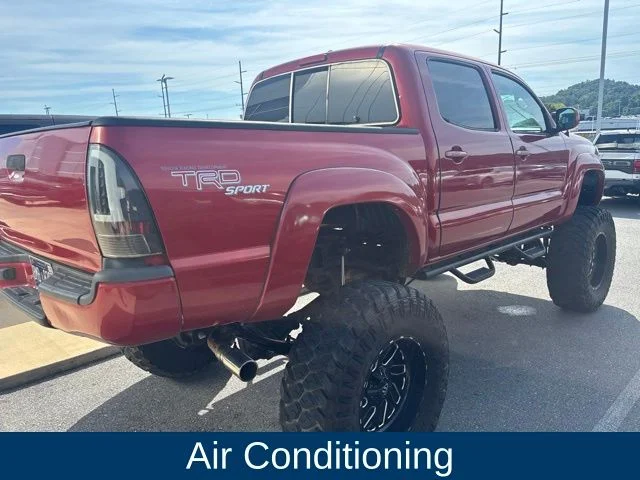 Used 2011 Red Toyota Base image 3