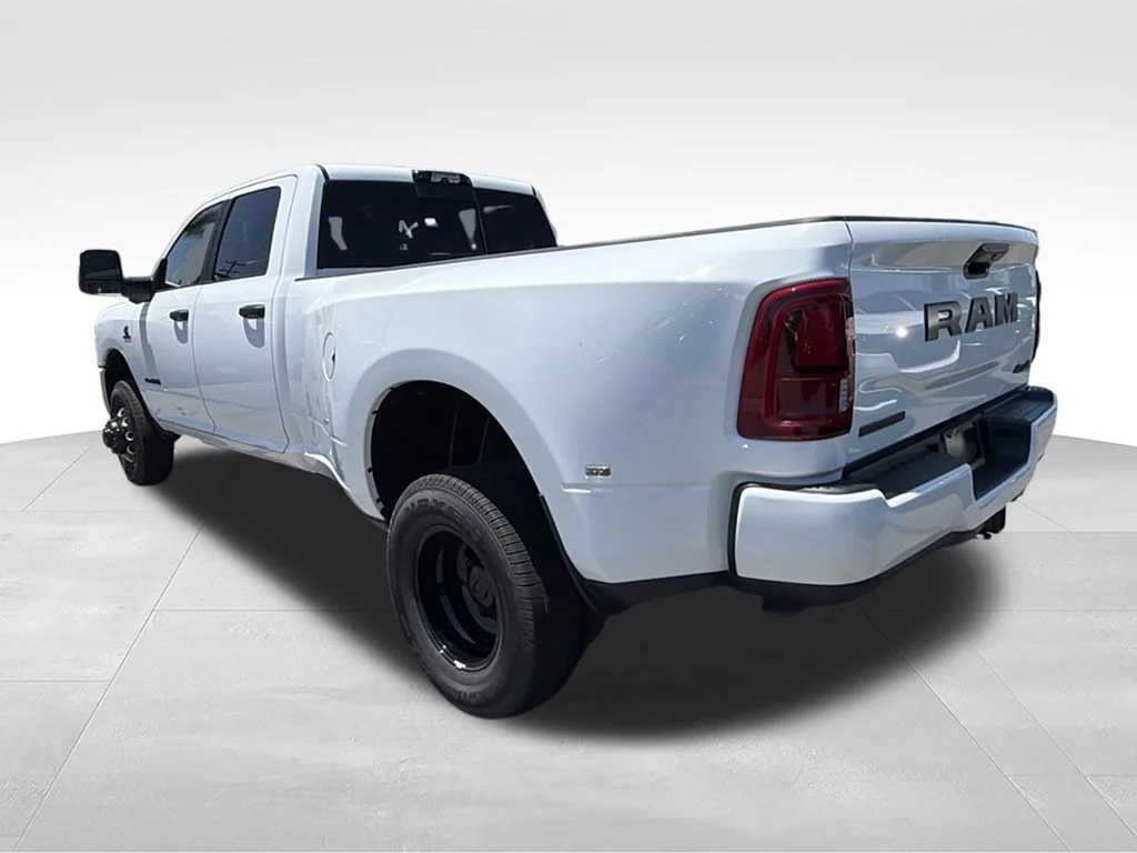 New 2026 Bright White Clear-Coat Exterior Paint RAM Big Horn image 10
