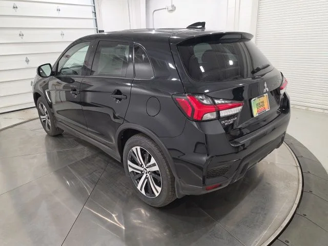 New 2026 Labrador Black Pearl Mitsubishi 2.0 SE image 7