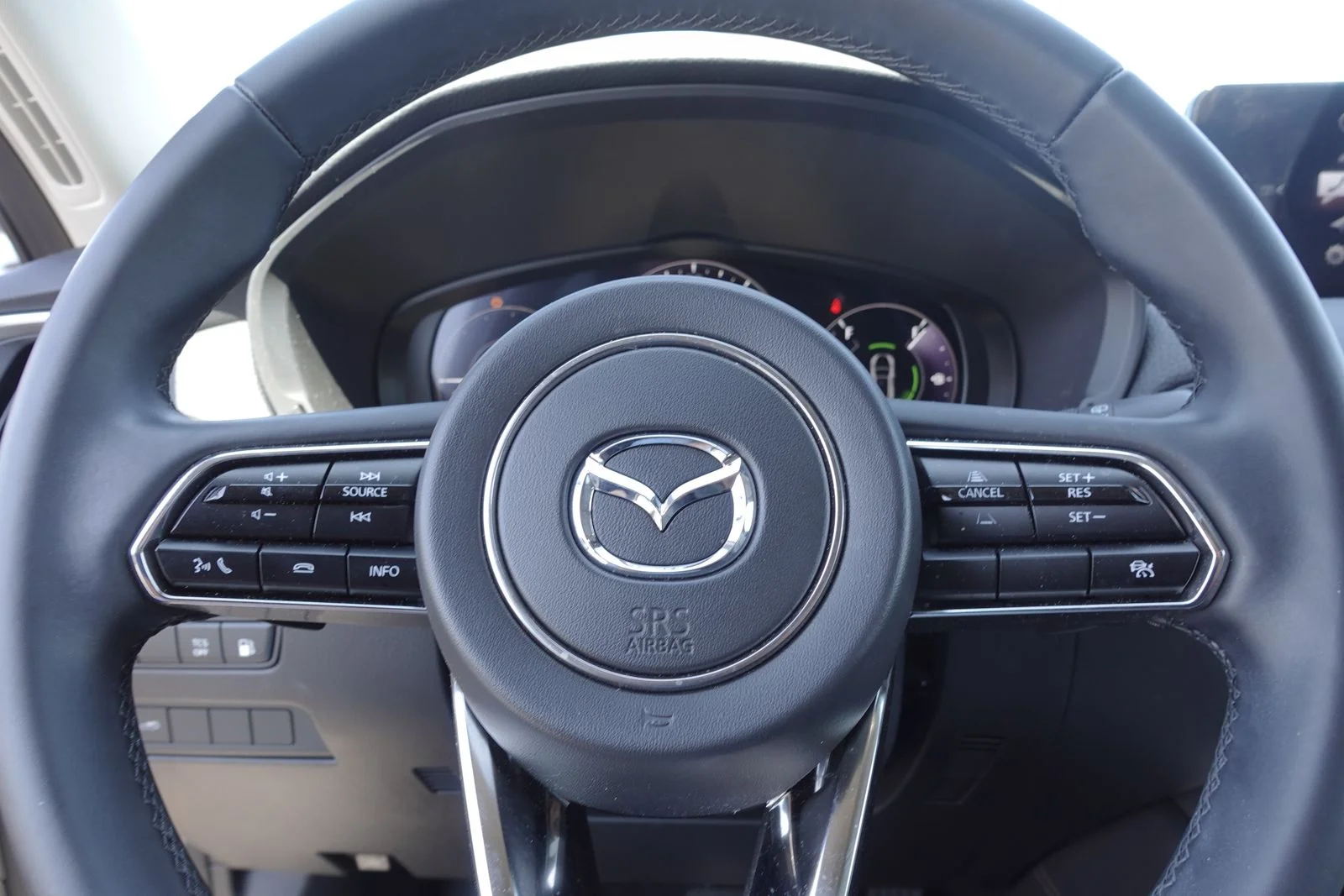 Certified Used 2024 Platinum Quartz Mazda Preferred image 19