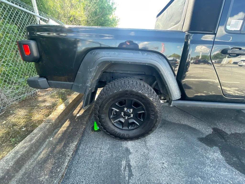 Used 2020 Black Jeep Sport image 9