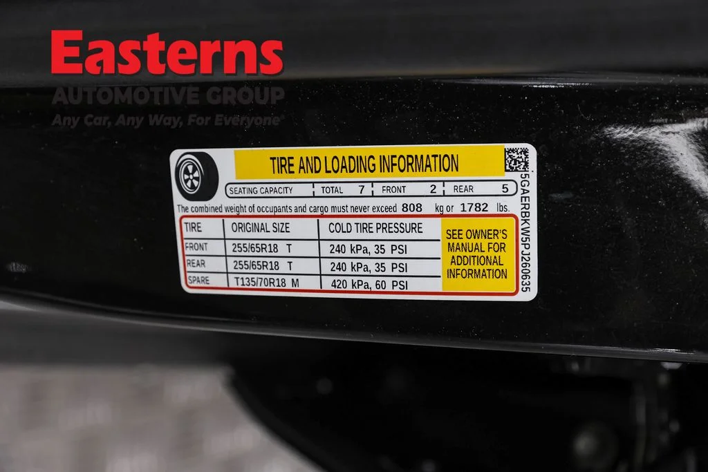 Used 2023 Black Buick Essence image 36