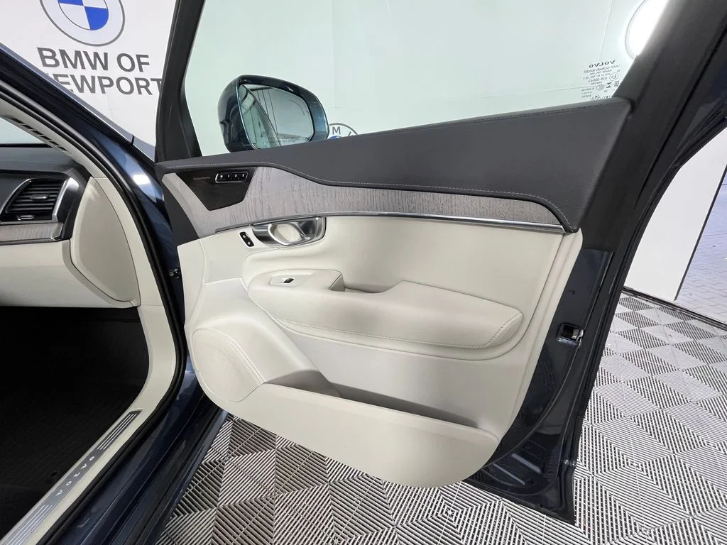 Used 2025 Denim Blue Metallic Volvo B6 Ultra image 26