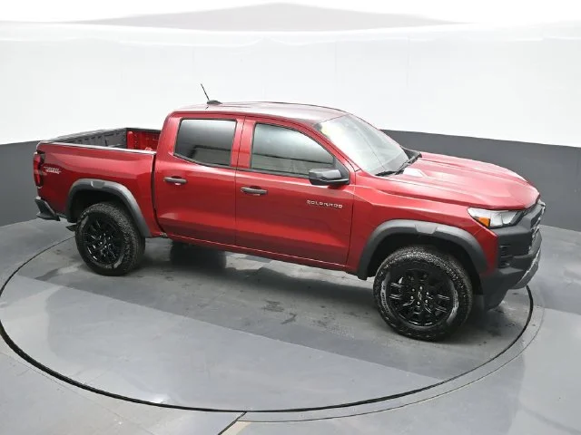 Used 2025 Red Chevrolet Trail Boss image 15