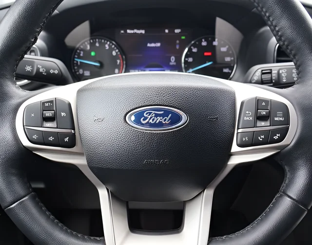 Used 2023 Gray Ford XLT image 21