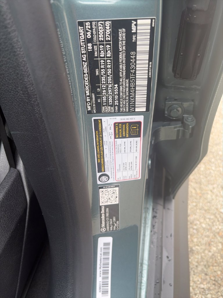 Used 2026 Silver Mercedes-Benz GLC 300 image 23