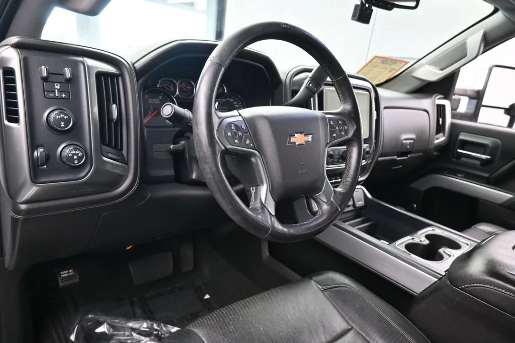 Used 2018 Summit White Chevrolet LTZ image 12