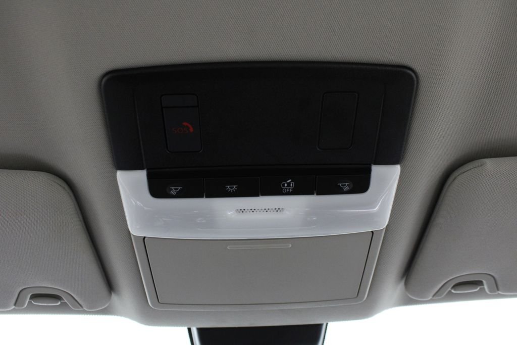 Used 2025 White Nissan 2.5 SV image 19