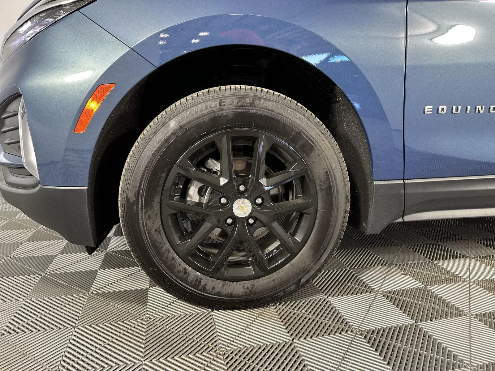 Used 2024 Lakeshore Blue Metallic Chevrolet LT image 10