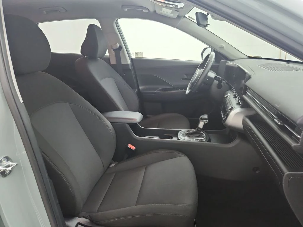 Used 2025 Green Hyundai SEL image 35