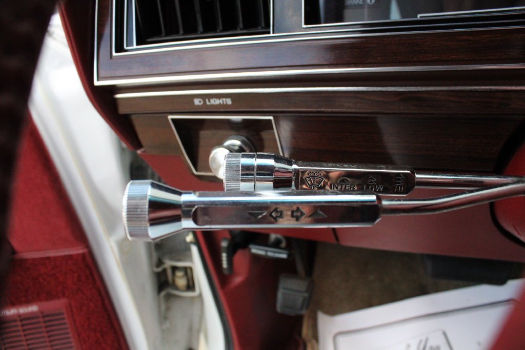 Used 1987 White Ford LX image 9