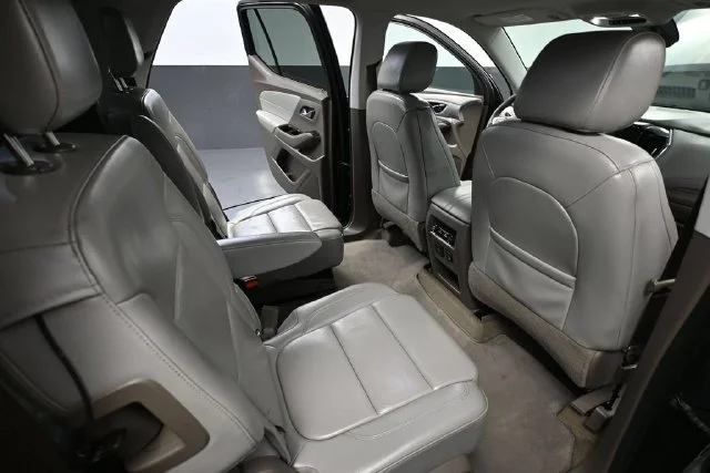 Used 2018 Gray Chevrolet 3LT image 36