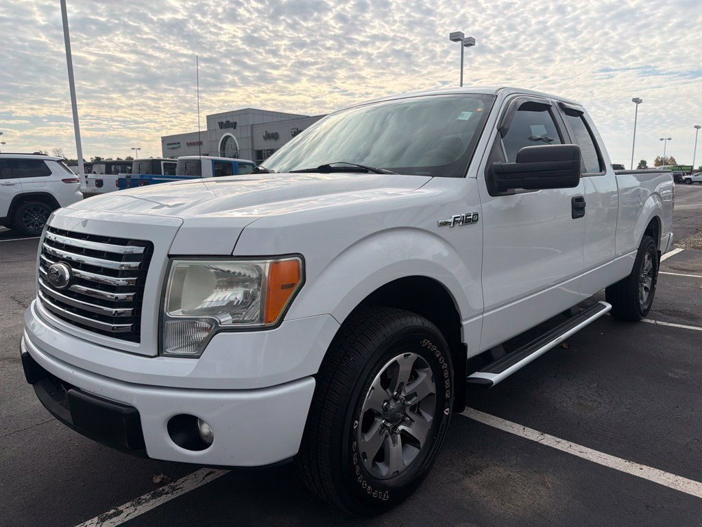 Used 2012 White Ford XLT image 2