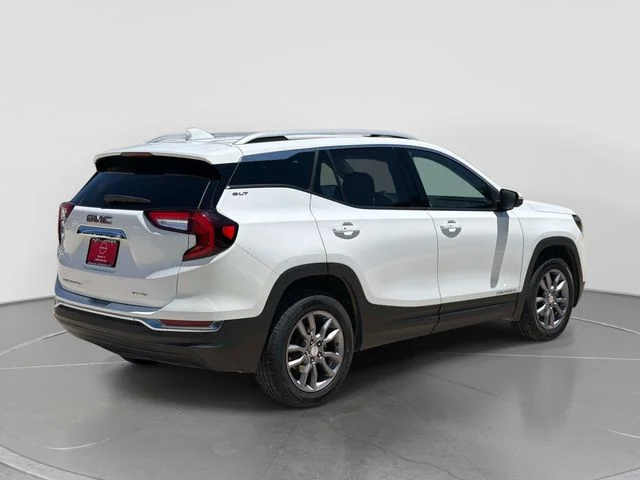 Used 2023 White GMC SLT image 4