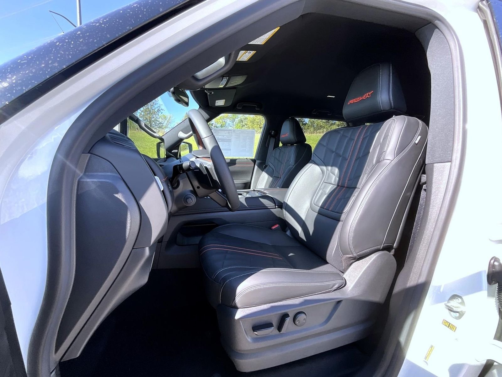 2026 Nissan Armada PRO-4X - Photo 10