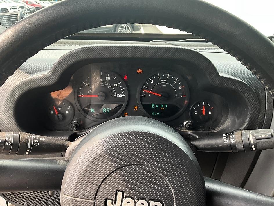 Used 2007 Silver Jeep Unlimited X image 13