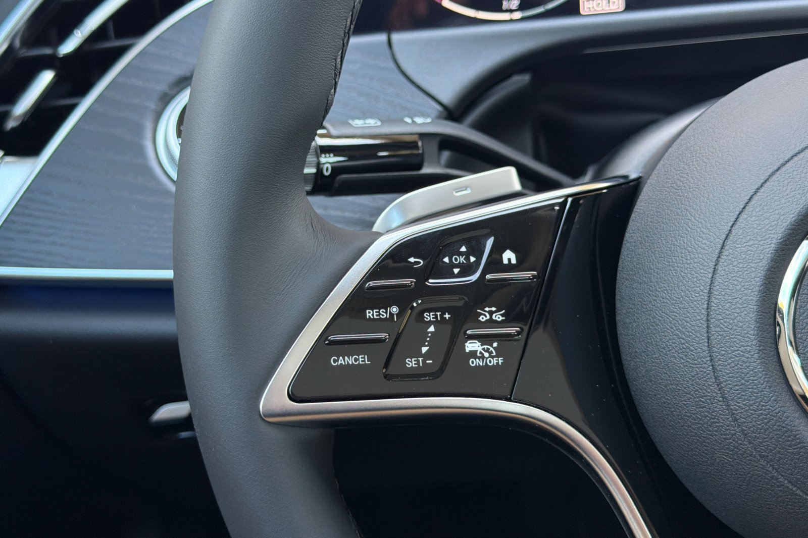 New 2027 Polar White Mercedes-Benz E 350 image 28