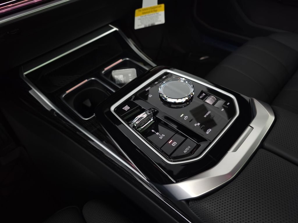 New 2026 Black Sapphire Metallic BMW 750e xDrive image 25