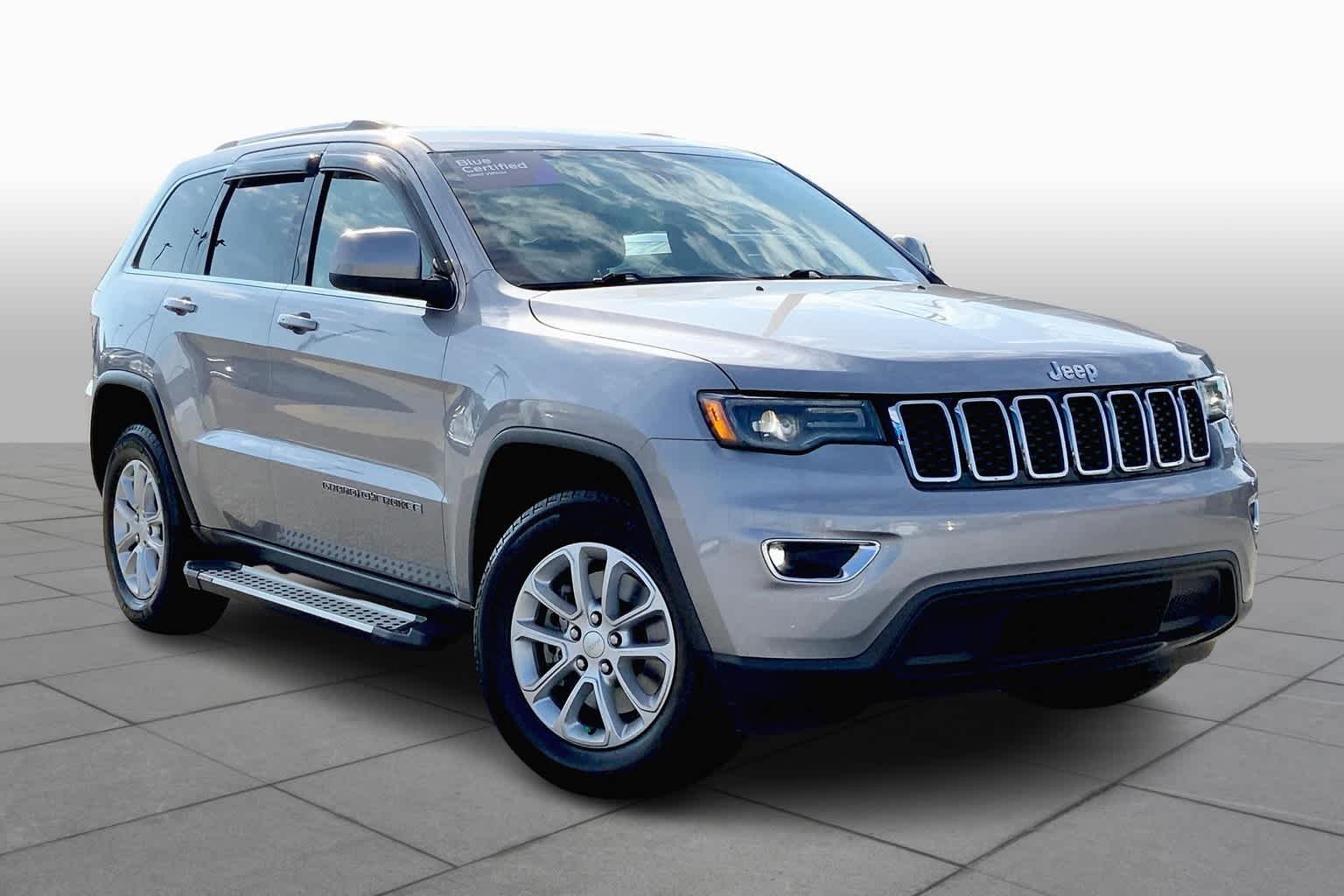 Certified Used 2021 Billet Silver Clearcoat Metallic Jeep Laredo E image 3