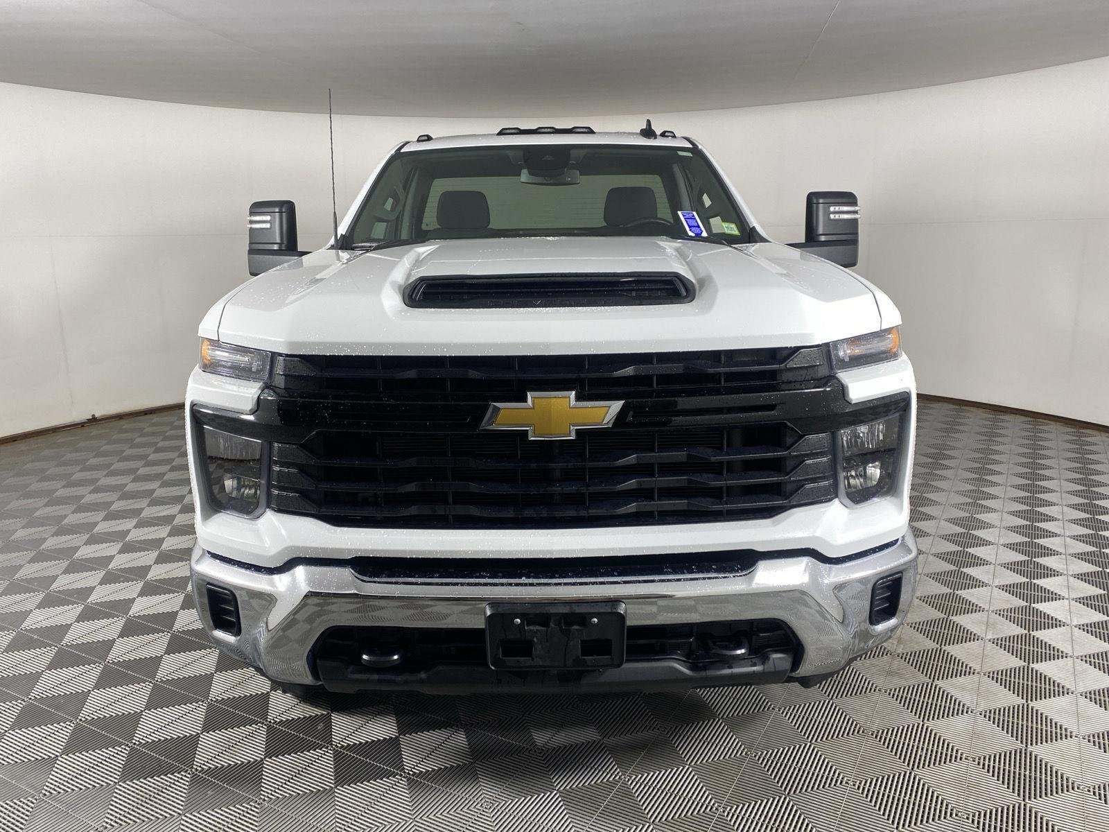 Used 2025 Summit White Chevrolet Work Truck image 2
