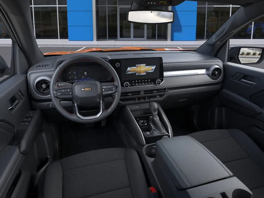 2025 Chevrolet Colorado LT - Photo 15