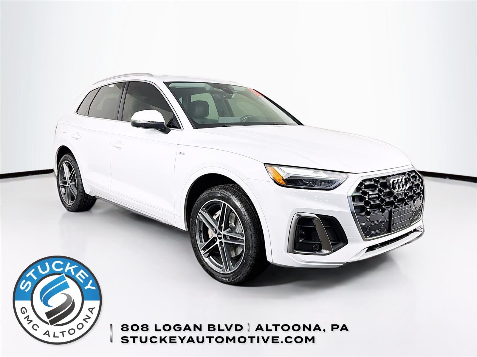 2021 Audi Q5 55 e Premium Plus's photo