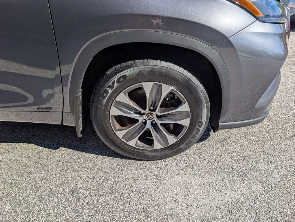 Used 2023 Gray Toyota XLE image 25