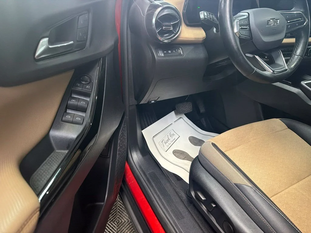 Used 2025 Red Chevrolet ACTIV image 28