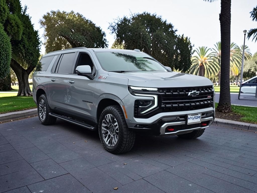2025 Chevrolet Suburban Z71 - Photo 4