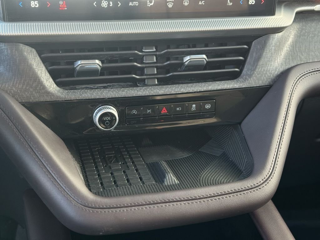 2025 Ford Explorer Platinum - Photo 13