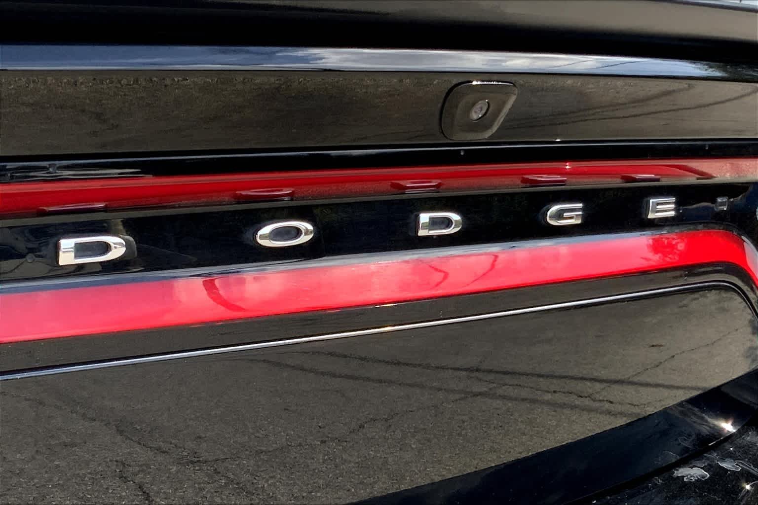 Used 2018 Pitch Black Clearcoat Dodge SXT Plus image 32