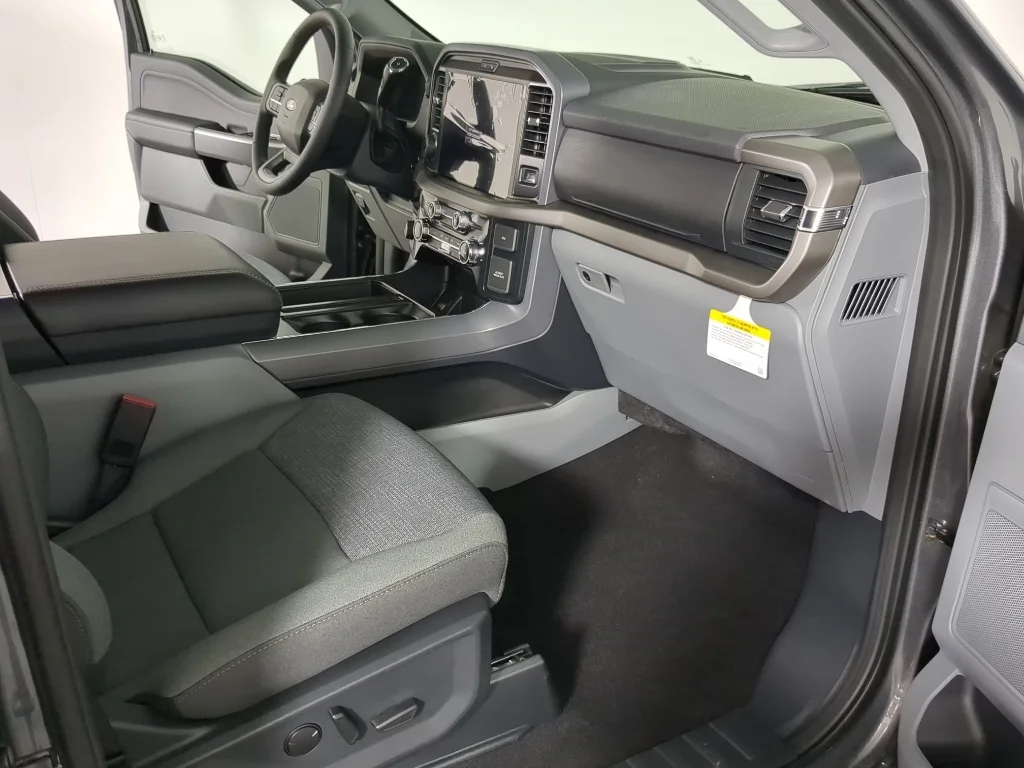 New 2026 Carbonized Gray Metallic Ford XLT image 17