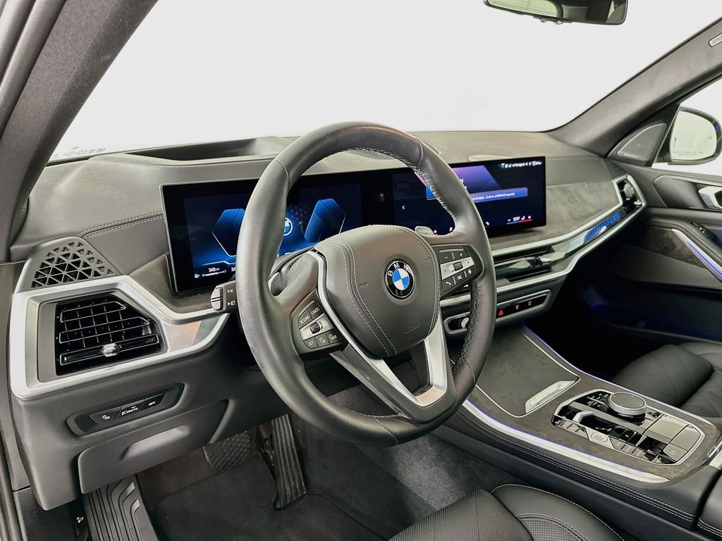 Used 2025 Gray BMW sDrive40i image 9
