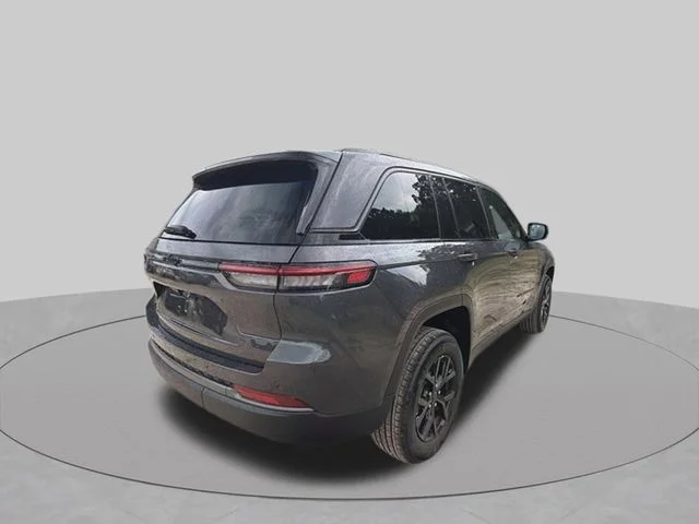New 2026 Baltic Gray Metallic Clear-Coat Exterior Paint Jeep Altitude image 3