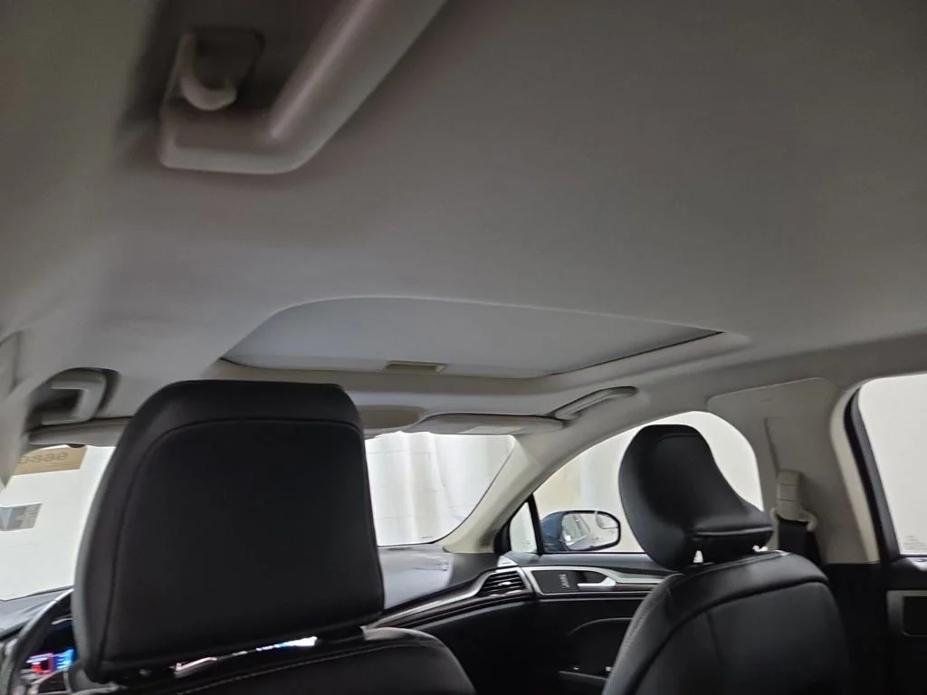 Used 2018 Blue Ford SE image 12